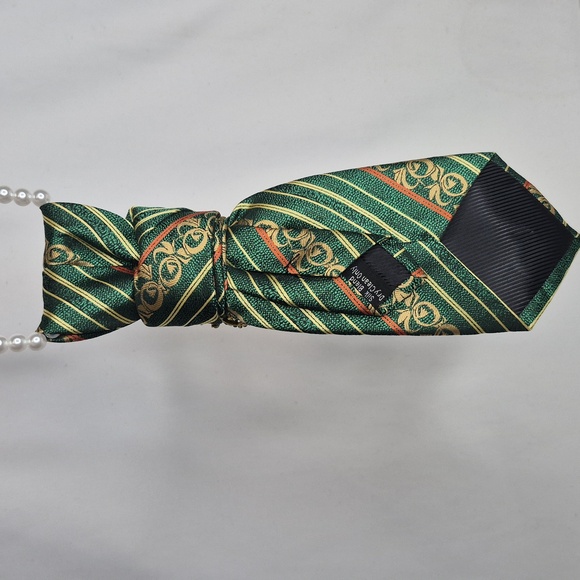 Handcrafted Luxury Fashion Necktie Necklace 📿 (Emerald City Girl) - Picture 8 of 13